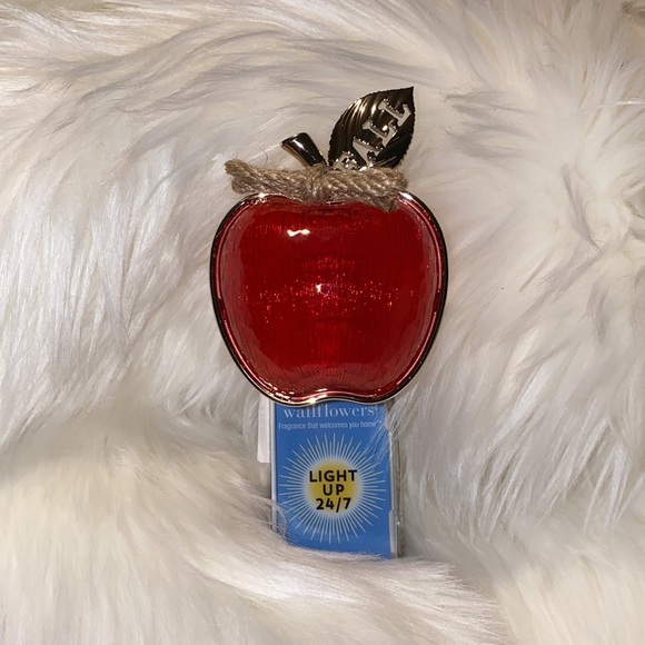 🍎 FALL APPLE WALLFLOWER NIGHTLIGHT
Wallflowers Fragrance Plug - Picture 5 of 7